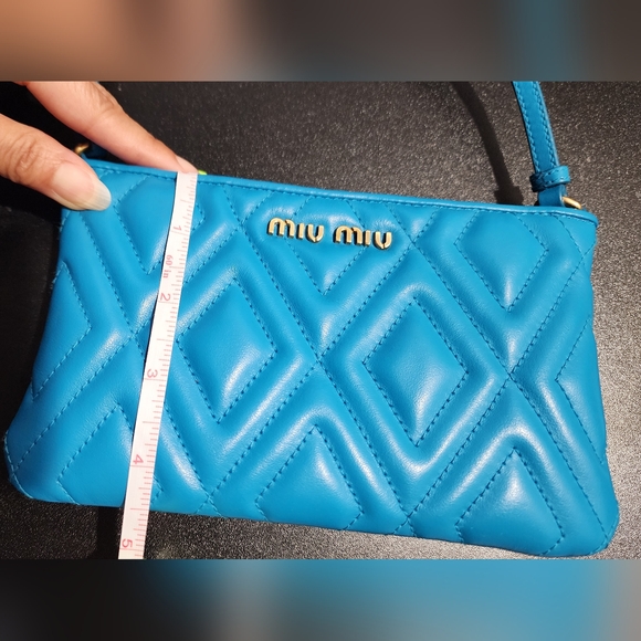Miu Miu Pochette. Super puffy. - Picture 14 of 16